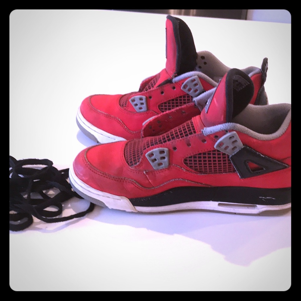 Jordan 4 retro toro bravo size 5